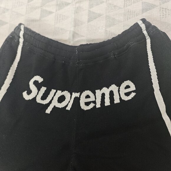 Supreme Umbro Knit Shorts - Picture 2 of 7